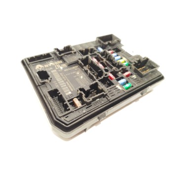 CAJA RELES / FUSIBLES 284B77213R 