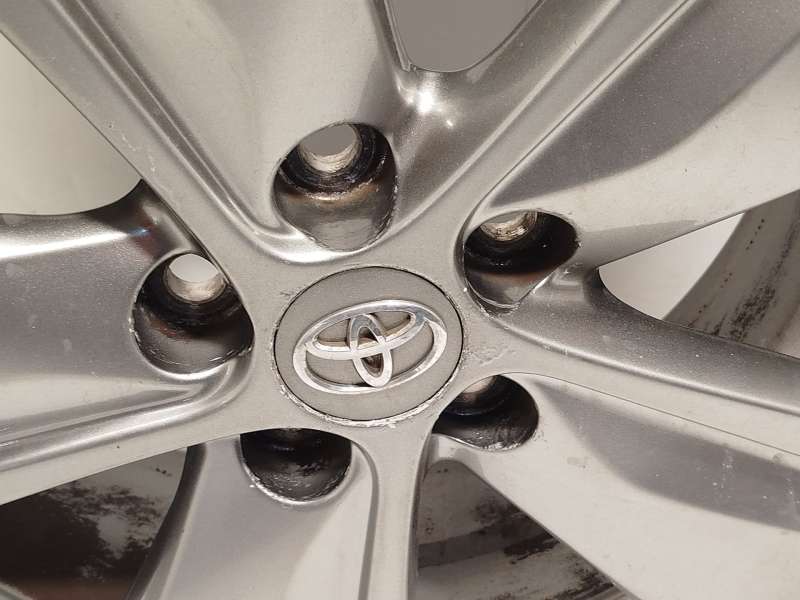 Recambio de llanta para toyota avensis station wagon (_t27_) 2.0 d-4d (adt270_) referencia OEM IAM 4261105310 - Gris 4