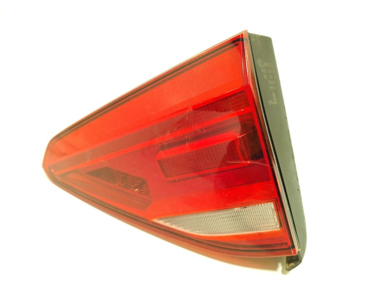 PILOTO TRASERO DERECHO INTERIOR 5TA945094D 