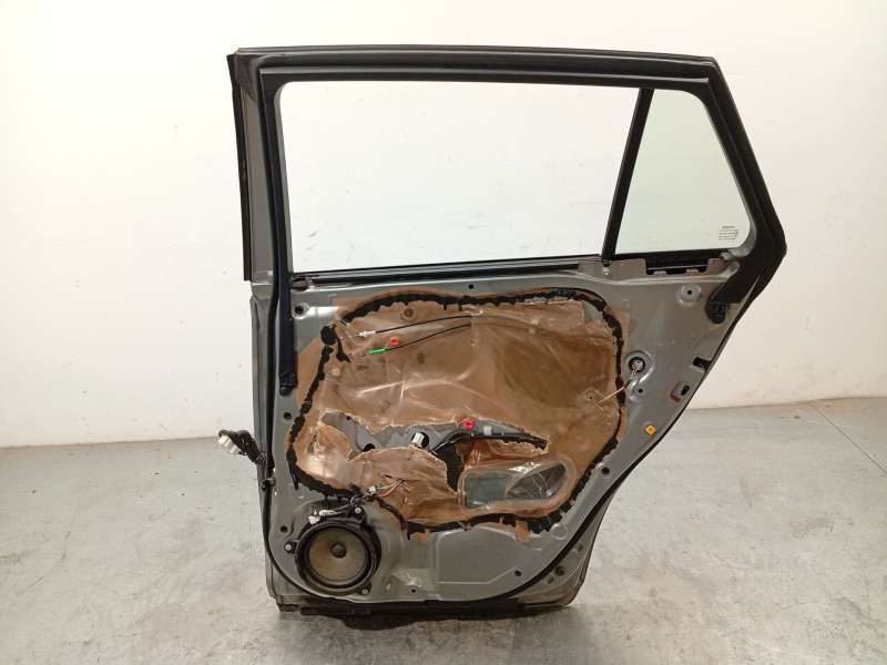 Recambio de puerta trasera derecha para toyota avensis station wagon (_t27_) 2.0 d-4d (adt270_) referencia OEM IAM 6700305161 - Gris 4