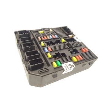 CAJA RELES / FUSIBLES 284B62342R 