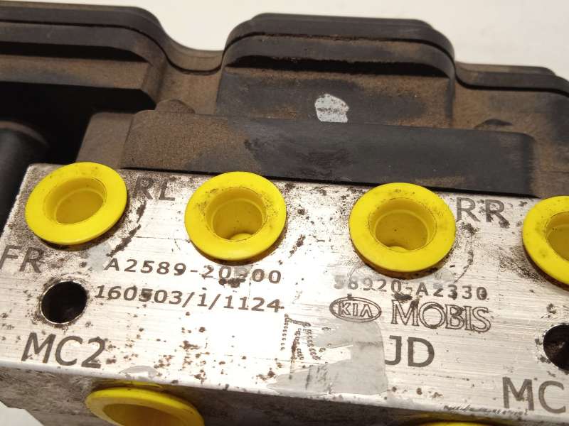 Recambio de abs para kia cee'd sportswagon (jd) 1.6 crdi 110 referencia OEM IAM 58920A2330 6158945200 A258920900 - Blanco 6