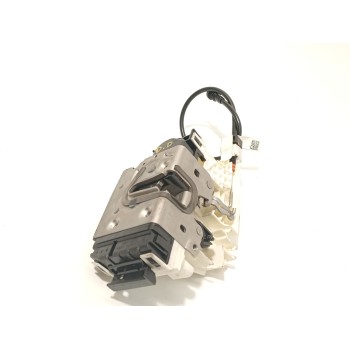 CERRADURA PUERTA DELANTERA DERECHA A9077200300 