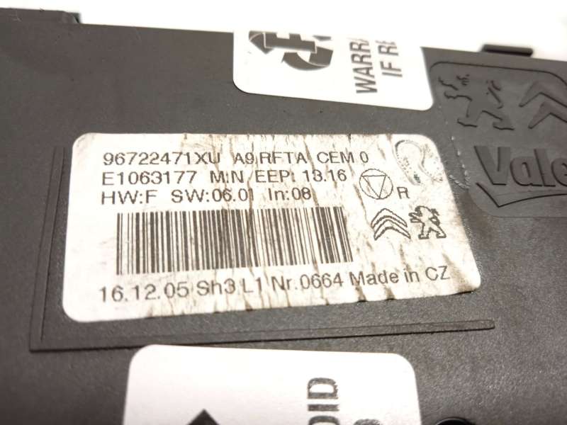 Recambio de mando climatizador para peugeot 2008 (--.2013) 1.2 12v e-thp referencia OEM IAM 96722471XU - Gris 5