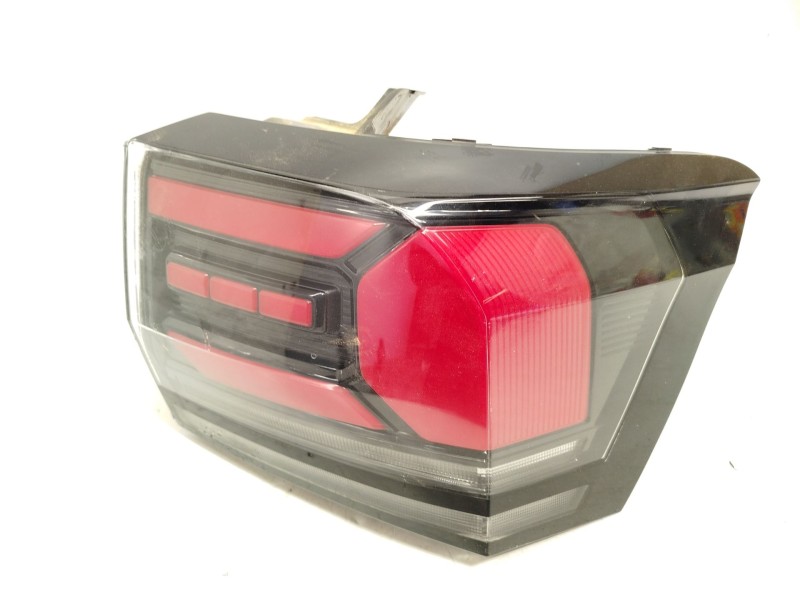 PILOTO TRASERO DERECHO 2GM945096F 