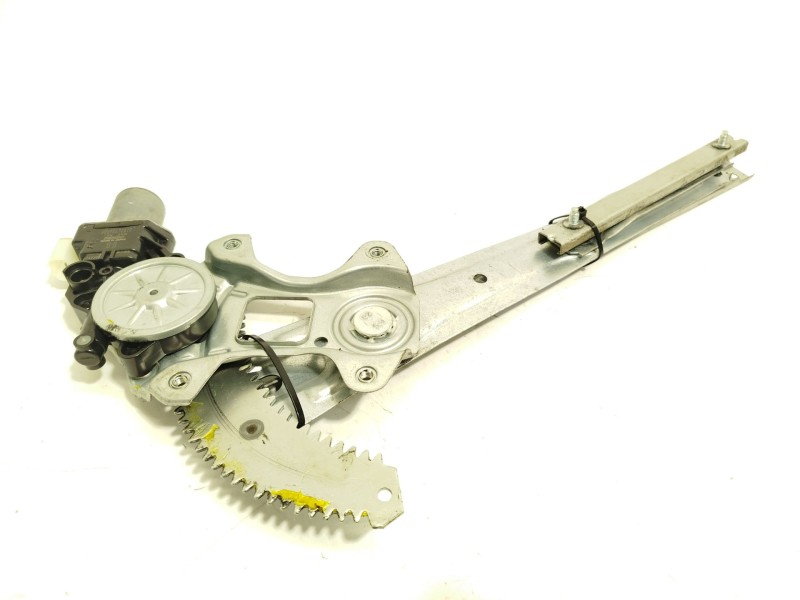 ELEVALUNAS DELANTERO DERECHO 5713A510 2621006810