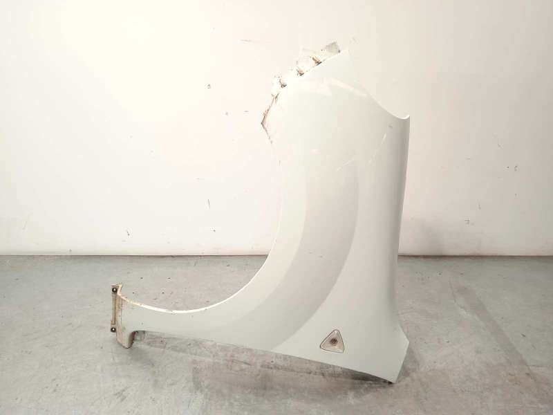 ALETA DELANTERA IZQUIERDA 631011587R 