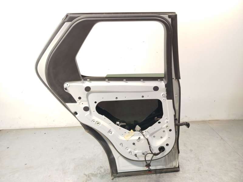 Recambio de puerta trasera izquierda para land rover discovery v (l462) 2.0 sd4 4x4 referencia OEM IAM LR080198 HY3224631AB - Blanco 8
