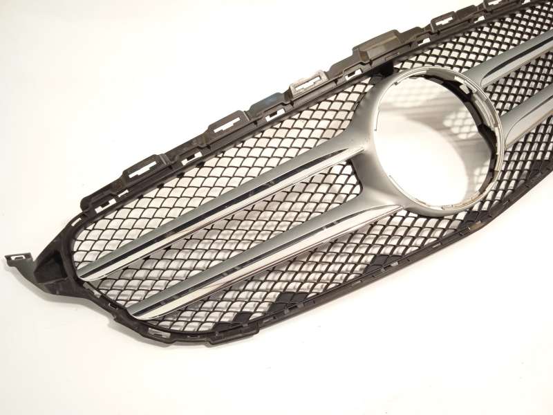 Recambio de rejilla delantera para mercedes-benz clase c (w205) c 180 (205.040) referencia OEM IAM A2058800183 2