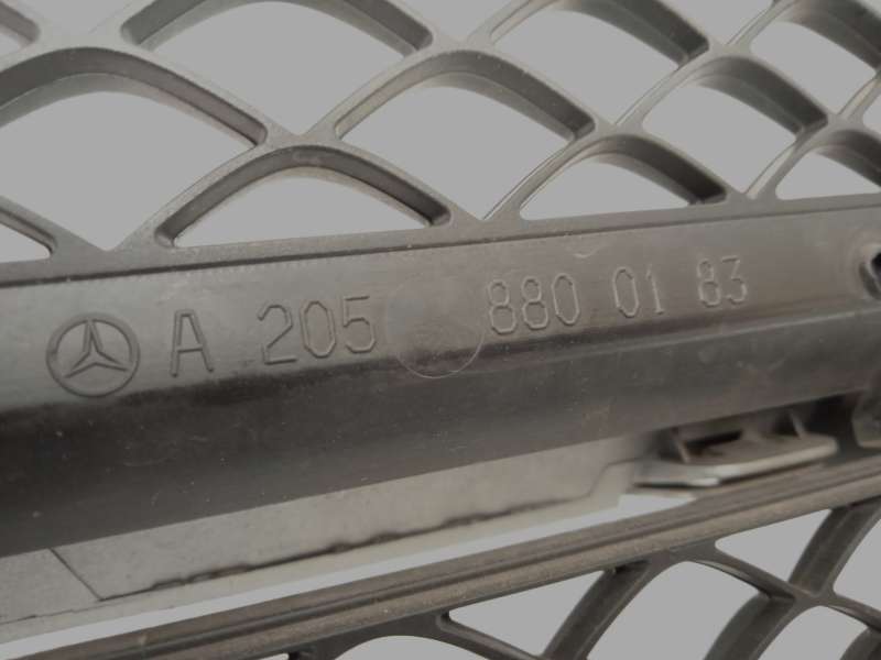Recambio de rejilla delantera para mercedes-benz clase c (w205) c 180 (205.040) referencia OEM IAM A2058800183 6