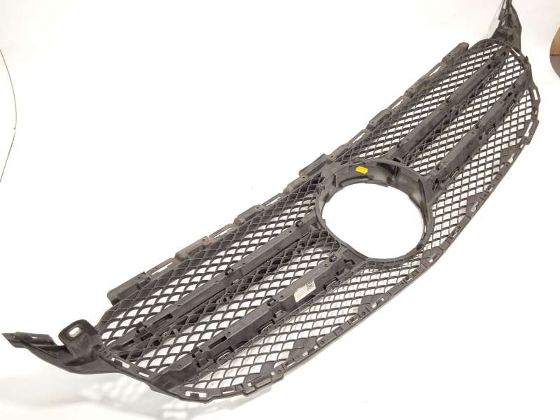 Recambio de rejilla delantera para mercedes-benz clase c (w205) c 180 (205.040) referencia OEM IAM A2058800183 6