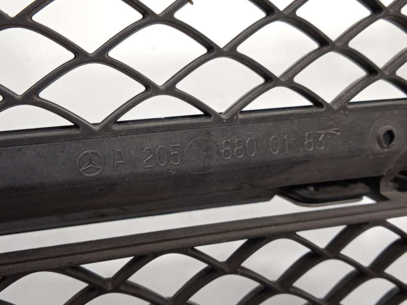 Recambio de rejilla delantera para mercedes-benz clase c (w205) c 180 (205.040) referencia OEM IAM A2058800183 8