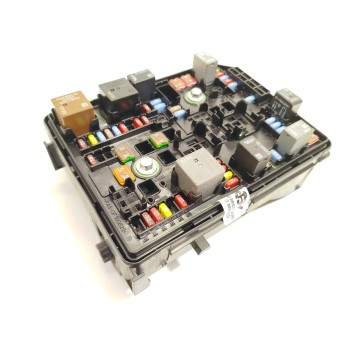 Recambio de caja reles / fusibles para opel astra k (b16) 1.2 turbo (68) referencia OEM IAM 39216533  