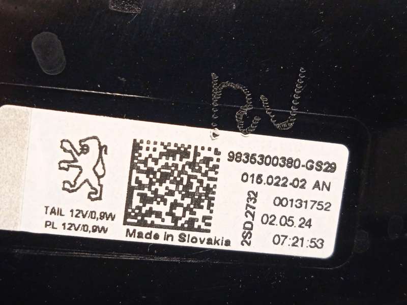 Recambio de piloto trasero derecho interior para peugeot 308 sw hybrid 180 e-eat8 referencia OEM IAM 9835300380  01502202 6