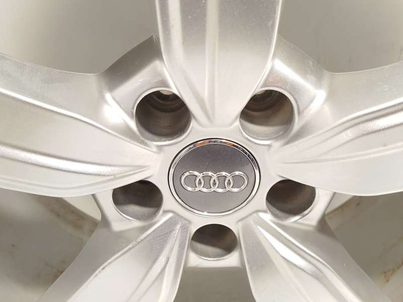 Recambio de llanta para audi e-tron (gen) 50 quattro referencia OEM IAM 4KE601025S - Negro 4
