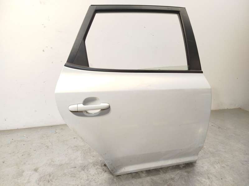 Recambio de puerta trasera derecha para kia cee'd hatchback (ed) 1.6 crdi 90 referencia OEM IAM 770041H000 - Blanco 2