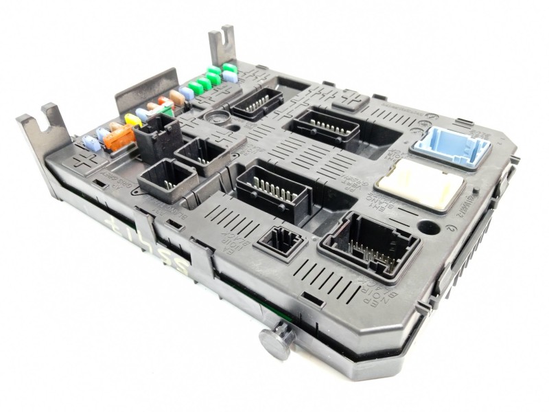 CAJA RELES / FUSIBLES 9664059180 1663372780 