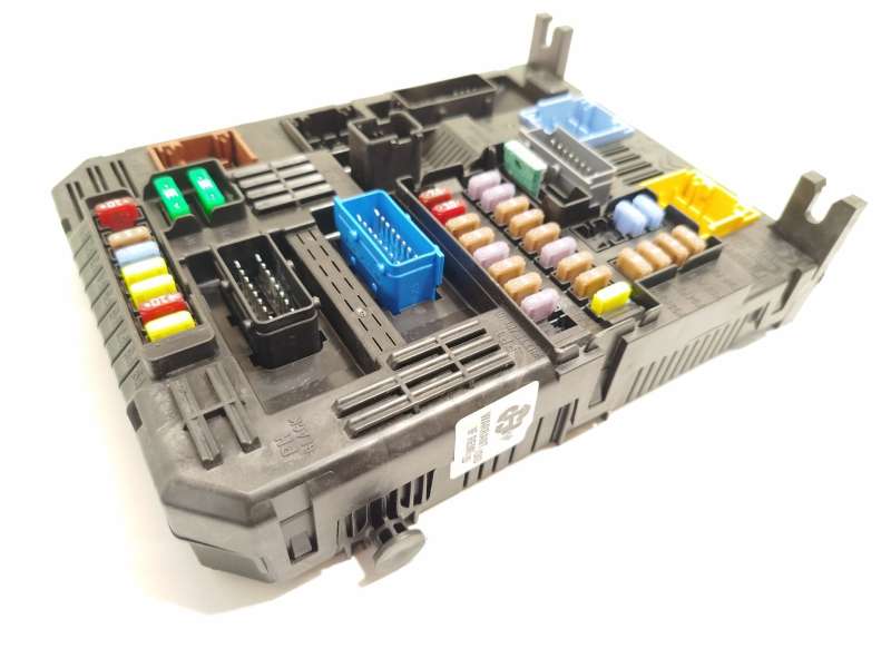 Recambio de caja reles / fusibles para citroën c4 iii (ba_, bb_, bc_) 1.2 puretech 130 (bahnsa, bahnsb) referencia OEM IAM 98328 - Rojo 2