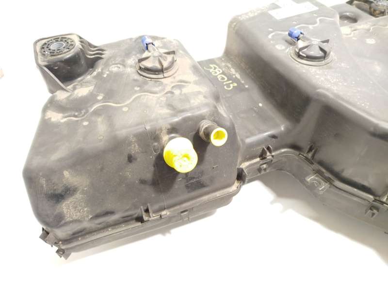 Recambio de deposito aditivo fap adblue para volkswagen tiguan (ad1, ax1) 2.0 tdi referencia OEM IAM 5QF131877P 5Q0131969G 04440 2