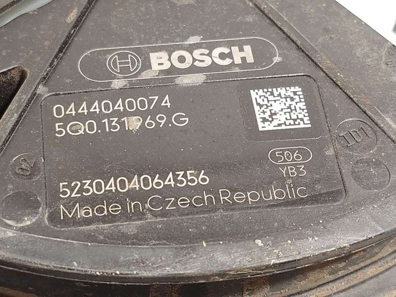 Recambio de deposito aditivo fap adblue para volkswagen tiguan (ad1, ax1) 2.0 tdi referencia OEM IAM 5QF131877P 5Q0131969G 04440 8
