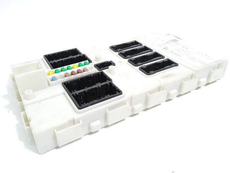 CAJA RELES / FUSIBLES 61356808574 5A1P19F01 9214224635