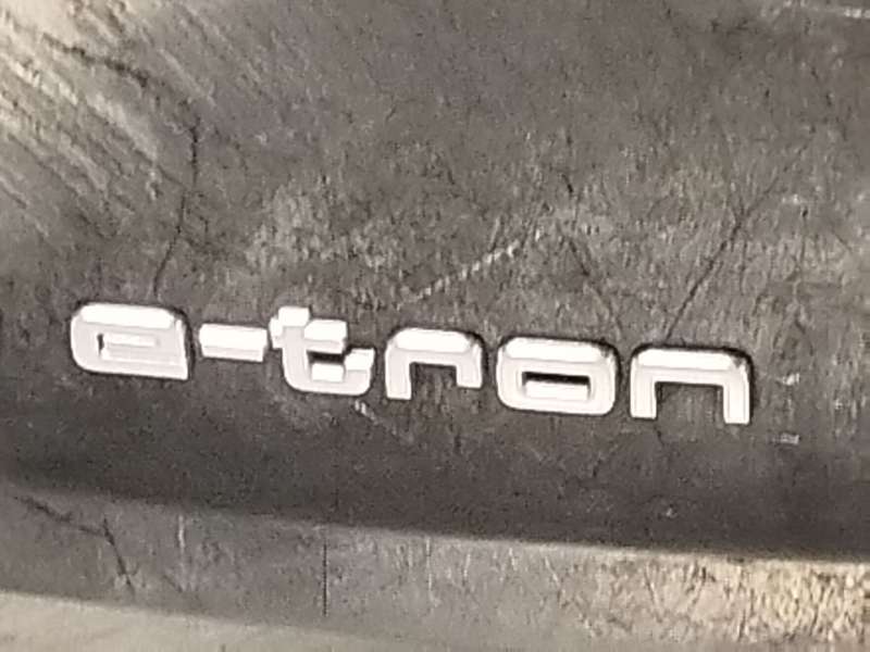 Recambio de porton trasero para audi e-tron (gen) 50 quattro referencia OEM IAM 4KE827025B 4KE827933GRU - Negro 4