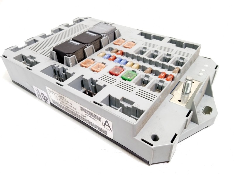 CAJA RELES / FUSIBLES 9X2314D628AC C2Z14456 7370011040