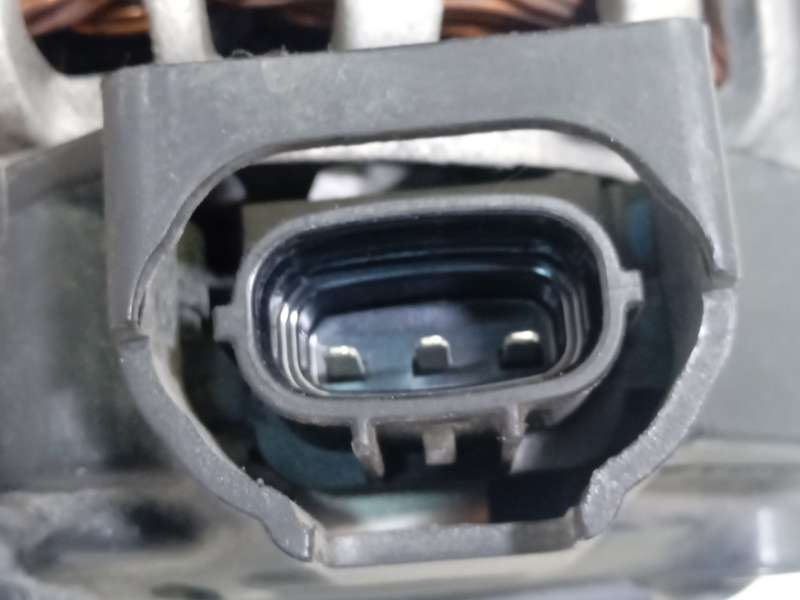 Recambio de alternador para kia carens iv van (a4) crdi referencia OEM IAM 373002B910  2625573 6
