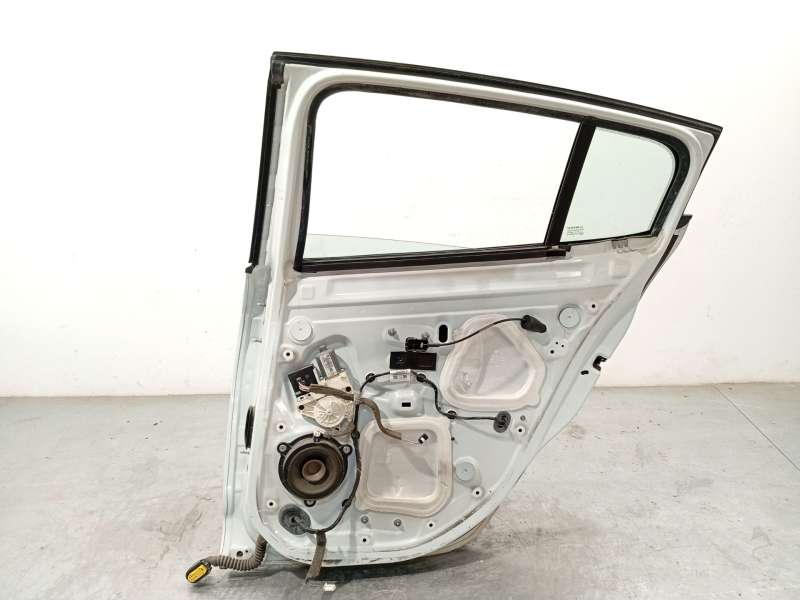 Recambio de puerta trasera derecha para renault megane iii hatchback (bz0/1_, b3_) 1.5 dci referencia OEM IAM 821006014R - Blanco 4