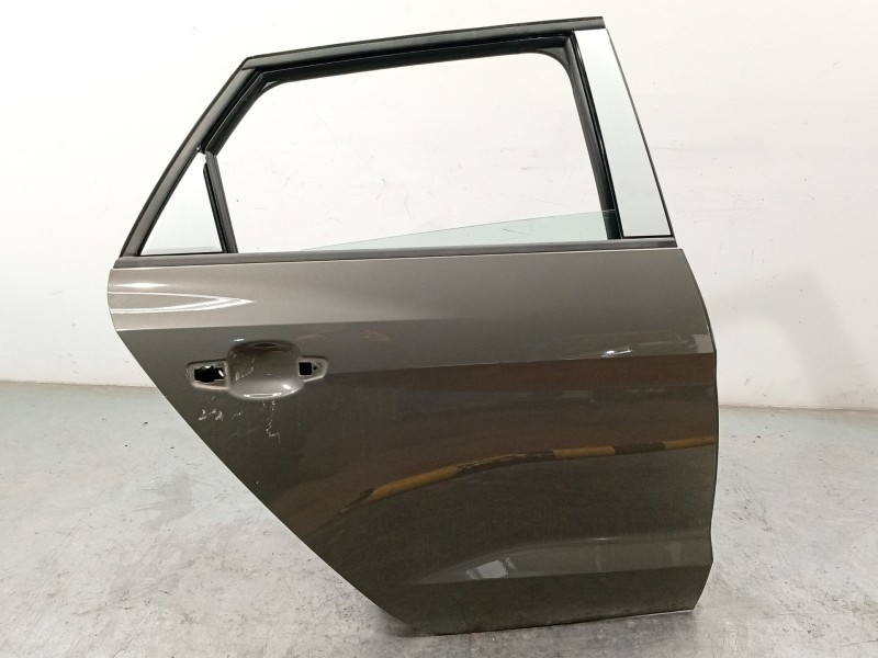 PUERTA TRASERA DERECHA 82G833052 