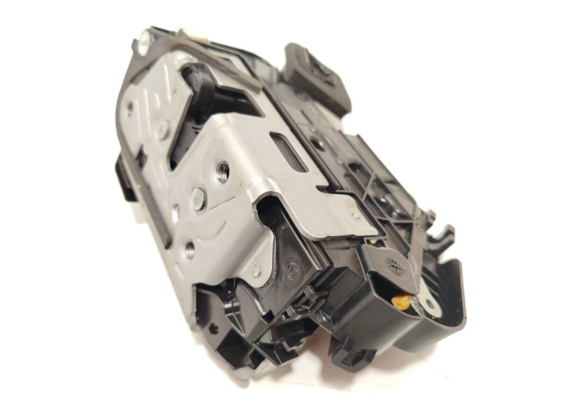 CERRADURA PUERTA TRASERA IZQUIERDA 5TA839015Q 