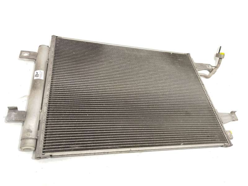 Recambio de condensador / radiador aire acondicionado para mitsubishi colt vi (z3_a, z2_a) 1.3 (z21a) referencia OEM IAM MR56897 2