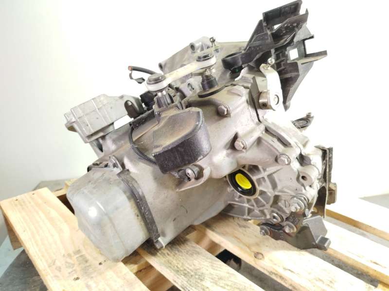 Recambio de caja cambios para citroën c3 iii (sx) 1.2 puretech 82 referencia OEM IAM 20A728 9845216080 2