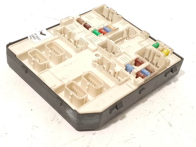 CAJA RELES / FUSIBLES 284B68764R 