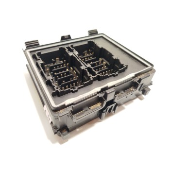 CAJA RELES / FUSIBLES SV4T14D068EBC 2720030 