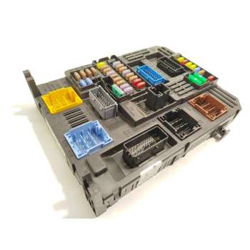 CAJA RELES / FUSIBLES 9832880280 1681050580 28709099