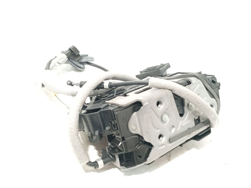 CERRADURA PUERTA TRASERA DERECHA 5TA839016Q 