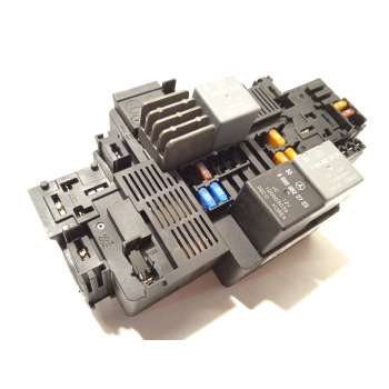 CAJA RELES / FUSIBLES A2139065706 