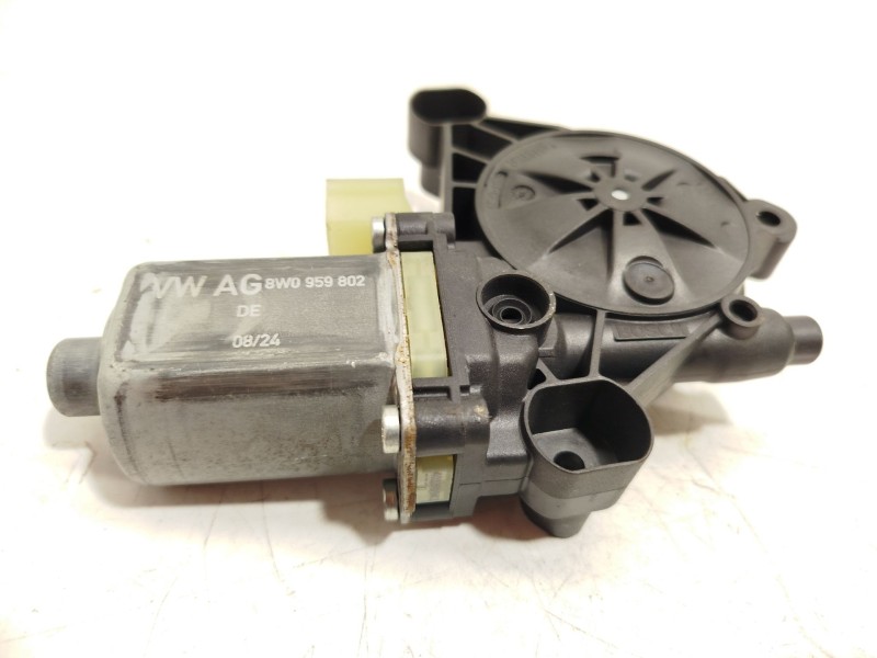 MOTOR ELEVALUNAS DELANTERO DERECHO 8W0959802 
