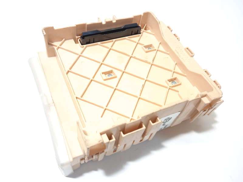 Recambio de caja reles / fusibles para lexus nx 300h 4wd referencia OEM IAM 8273078011 3