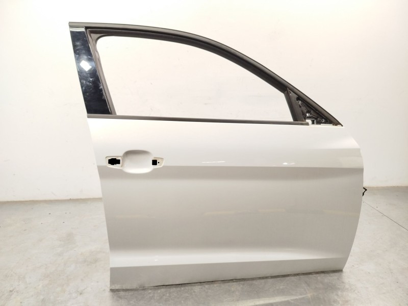 PUERTA DELANTERA DERECHA 82G831052 