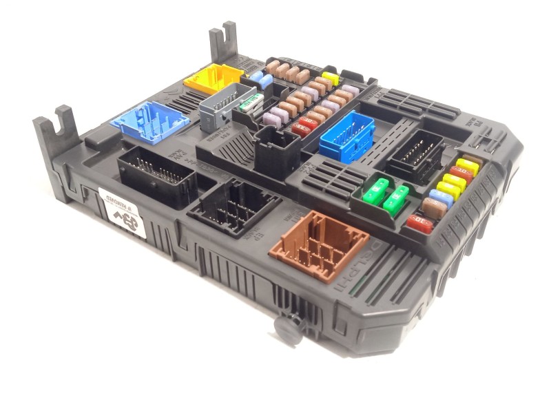 CAJA RELES / FUSIBLES 9830790580 1771943407 28625142