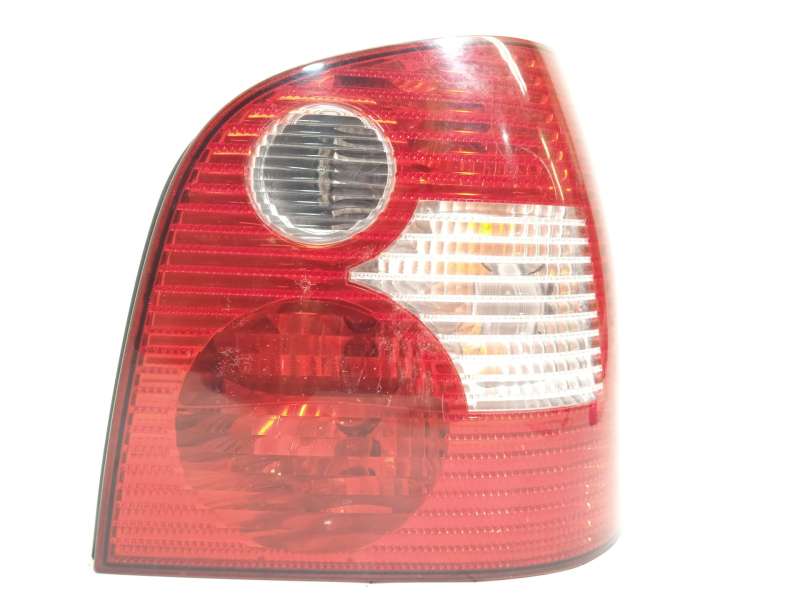 PILOTO TRASERO DERECHO 6Q6945096G 