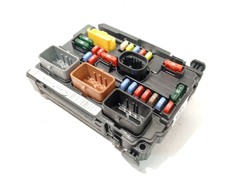 CAJA RELES / FUSIBLES 9667199680 6500HV 