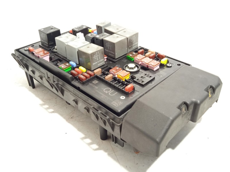 CAJA RELES / FUSIBLES 13318782 