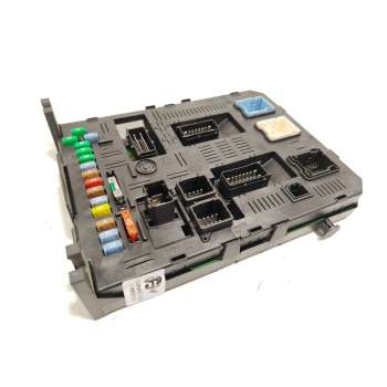 CAJA RELES / FUSIBLES 9663510180 6580JE 1663372080