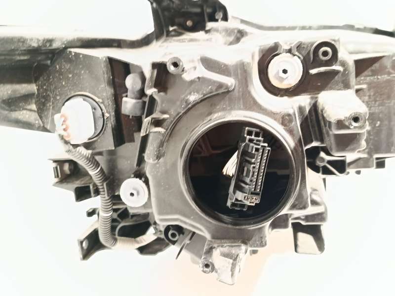 Recambio de faro izquierdo para mazda mazda 3 sedan 2.5 e-skyactiv-g referencia OEM IAM BCJH51040K 5