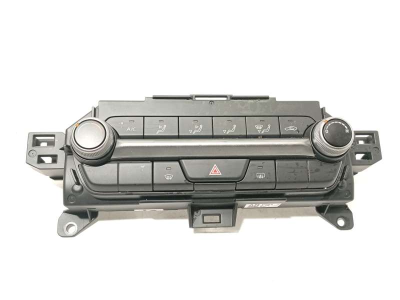 Recambio de mando climatizador para mazda mazda 3 sedan 2.5 e-skyactiv-g referencia OEM IAM VG0361190 3
