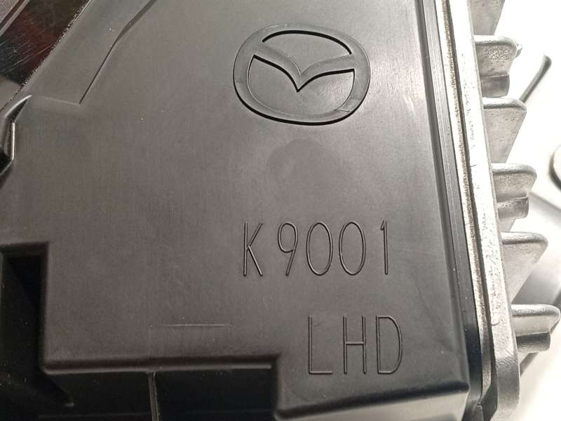 Recambio de pantalla multifuncion para mazda mazda 3 sedan 2.5 e-skyactiv-g referencia OEM IAM HU013A BHSA HU013A2199868 8