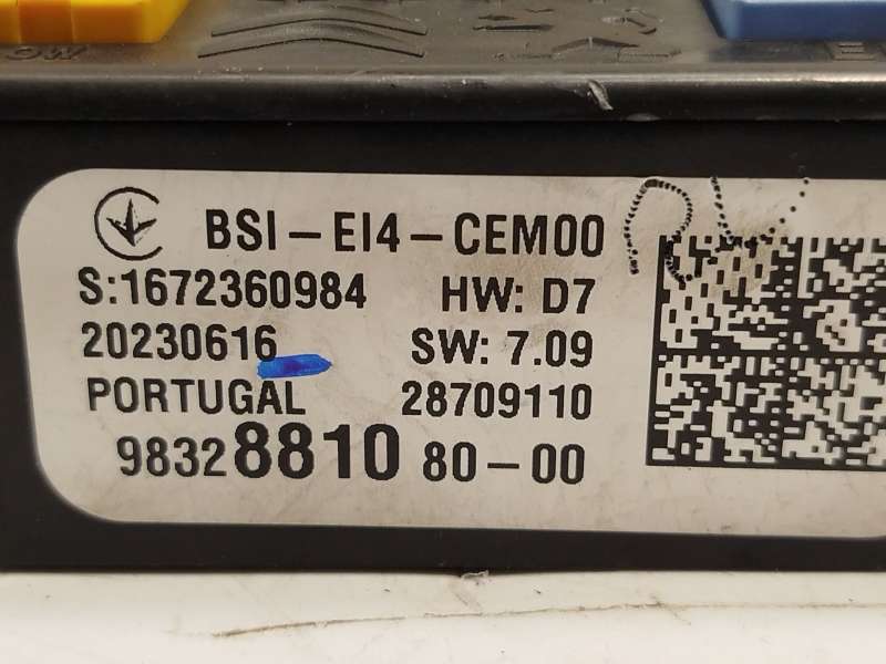 Recambio de caja reles / fusibles para peugeot 2008 ii (ud_, us_, uy_, uj_, ur_, uc_) 1.2 puretech 100 referencia OEM IAM 983288 - Negro 4